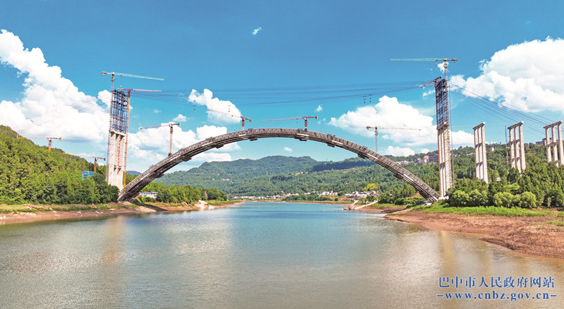 【重点工程】走“镜”建设工地——镇广高速公路平昌段建设现场掠影